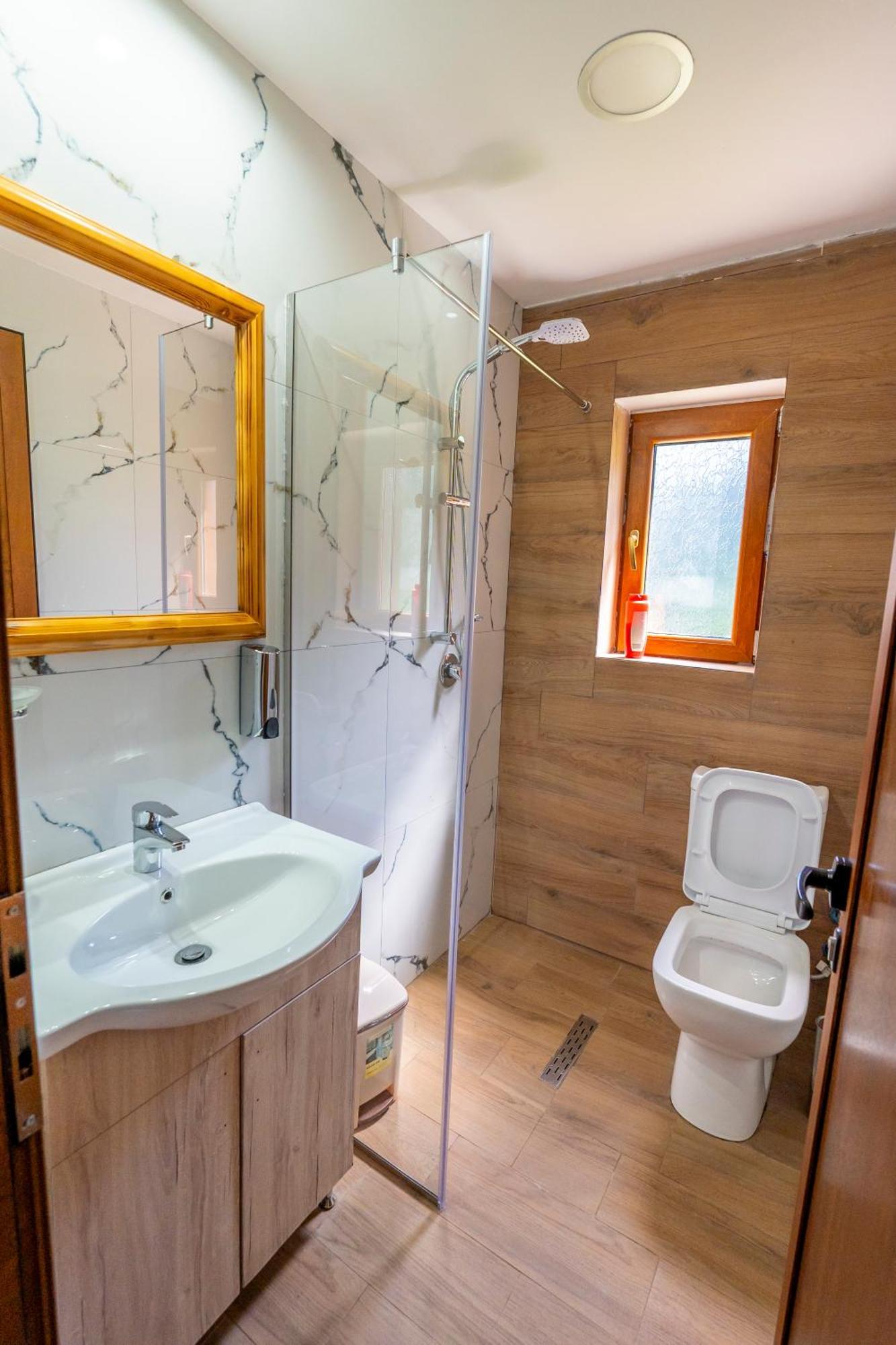 Gegest Hotel Theth Zewnętrze zdjęcie